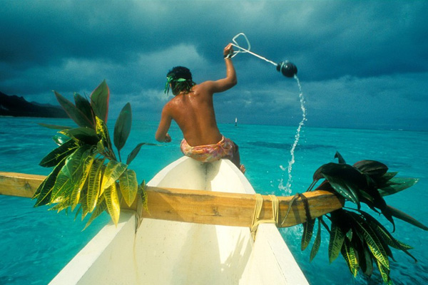 Stone Fishing in Moorea, PHOTO: Owen Franken