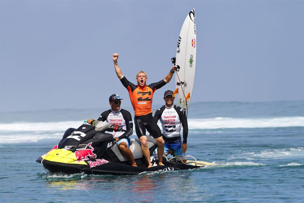 Mick Fanning wins the 2012 Billabong Pro Tahiti, Photo: ASP/ Kirstin