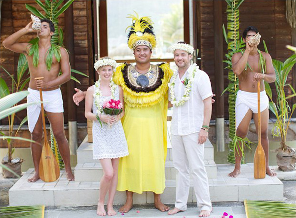 2people1life Wedding in Bora Bora, Photo: Catherine Mead Photography